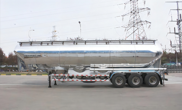 鋁合金立式粉罐半掛車的優勢都有哪些？